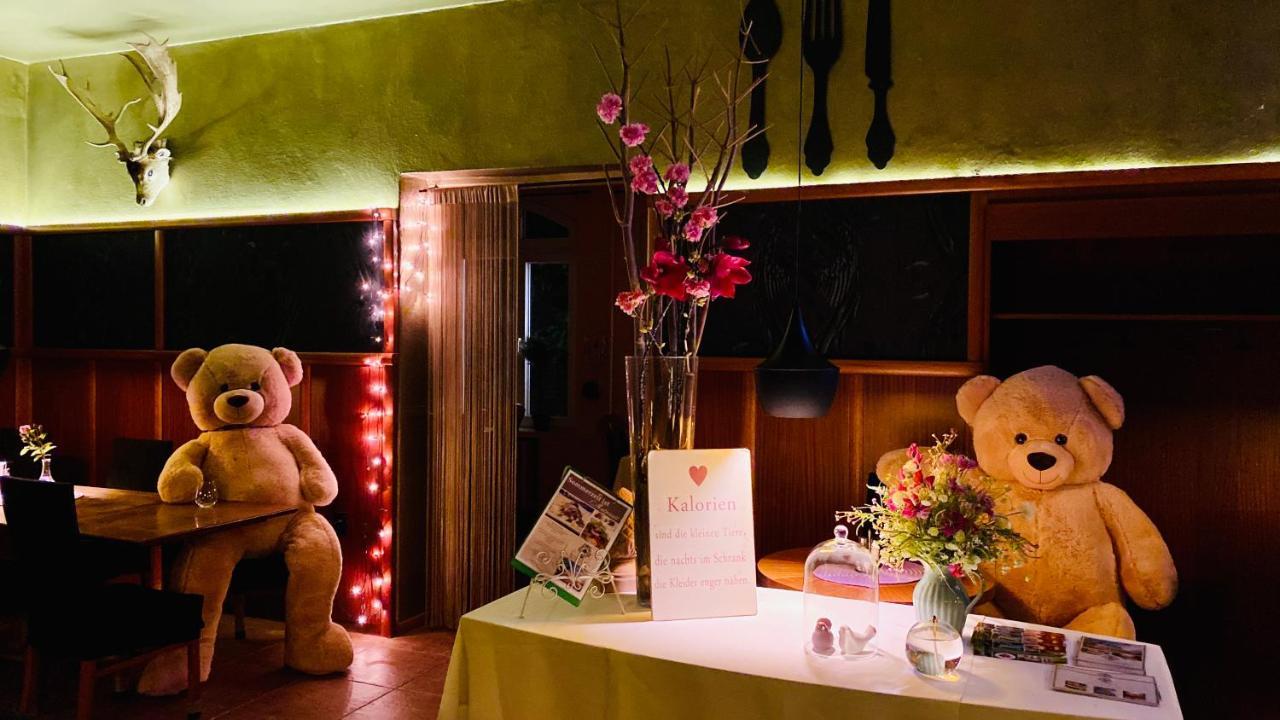 Zu Den Linden - Radebeul Pension Mit Restaurant エクステリア 写真