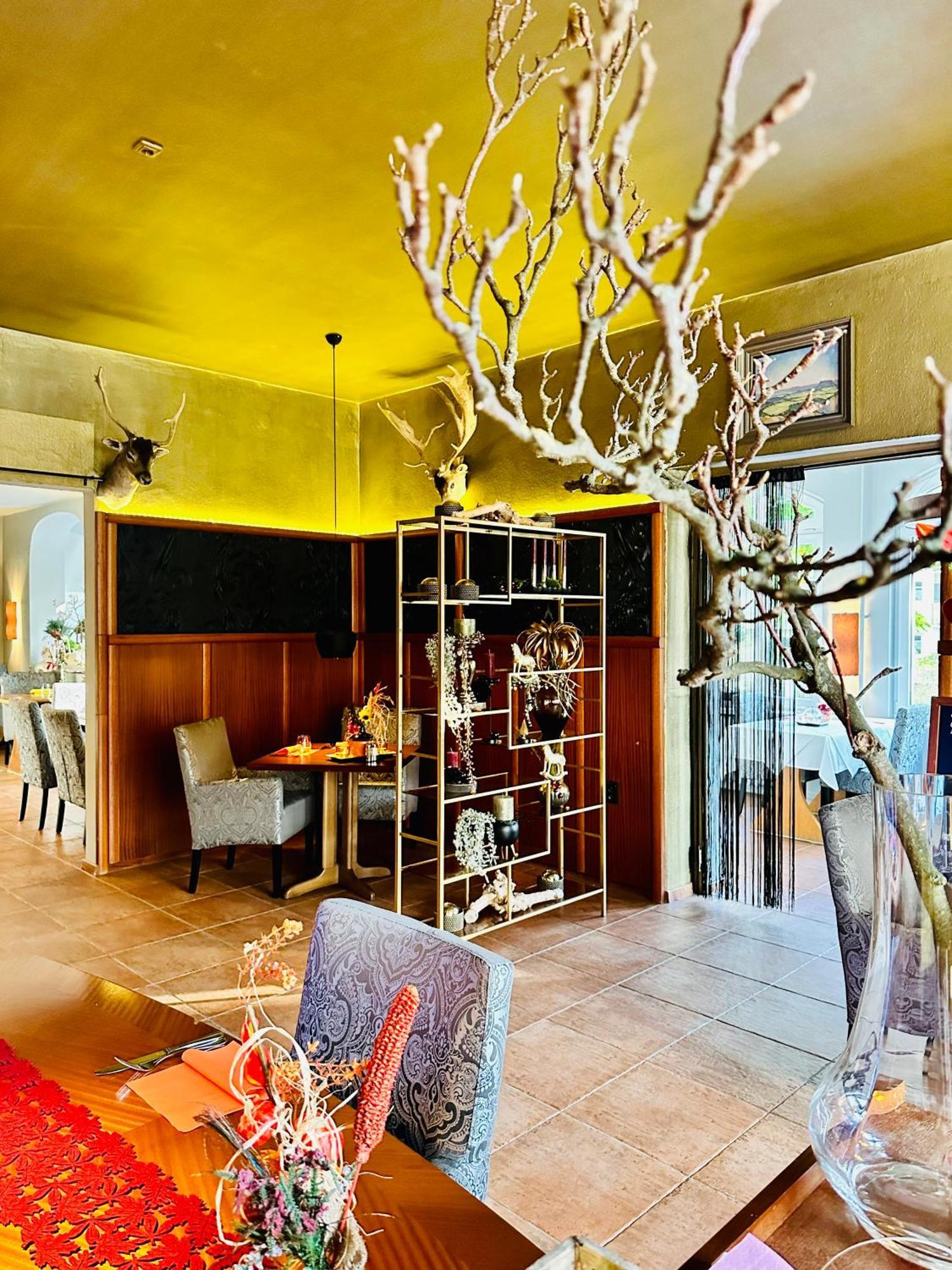 Zu Den Linden - Radebeul Pension Mit Restaurant エクステリア 写真